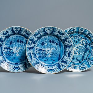 Drie blauw-witte Delftse schotels met eenden, 18e eeuw — foto 1