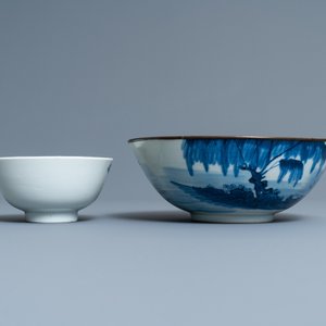 Drie Chinese blauw-witte 'Bleu de Hue' borden en twee kommen voor de Vietnamese markt, 19e eeuw — foto 6