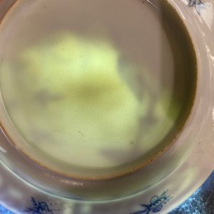 Drie Chinese blauw-witte borden met 'Parasoldames' naar Cornelis Pronk, Qianlong — foto 6