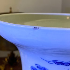 Drie Chinese blauw-witte en celadon vazen met Boeddhistische leeuwen, 19e eeuw — foto 7