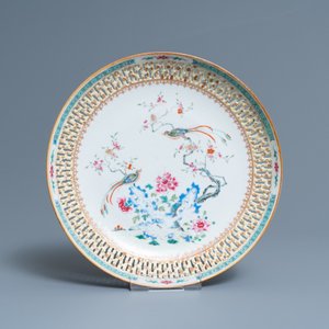 Drie Chinese blauw-witte en famille rose schotels, Kangxi/Yongzheng — foto 6