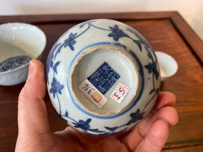 Drie Chinese blauw-witte kommen, Ming — foto 8