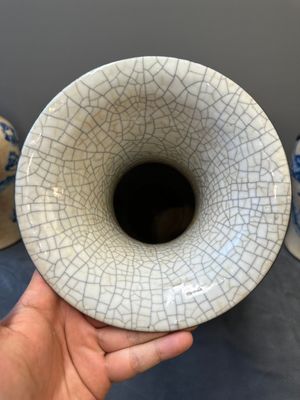 Drie Chinese blauw-witte Nanking craquelé vazen, Chenghua merk, 19e eeuw — foto 14