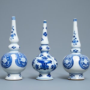Drie Chinese blauw-witte sprenkelaars voor de Islamitische markt, Kangxi — foto 1