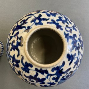 Drie Chinese blauw-witte vazen, 19e eeuw — foto 11