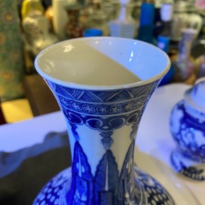 Drie Chinese blauw-witte vazen, 19e eeuw — foto 19