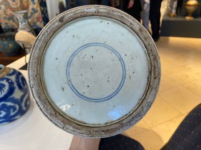 Drie Chinese blauw-witte vazen en een monochrome rode vaas, 19e eeuw — foto 16