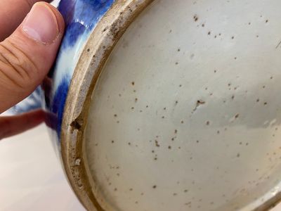 Drie Chinese blauw-witte vazen en een monochrome rode vaas, 19e eeuw — foto 6