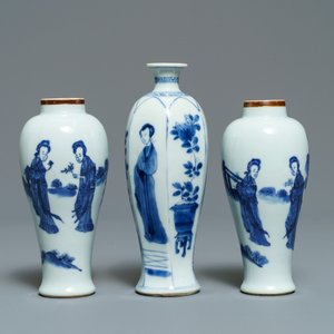 Drie Chinese blauw-witte vazen en een schotel, Transitie periode en Kangxi — foto 6