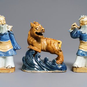 Drie Chinese blauwwitte biscuit figuren, Qianlong — foto 2