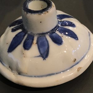 Drie Chinese blauwwitte Hatcher cargo type mosterdpotjes met deksels, Transitie periode — foto 21