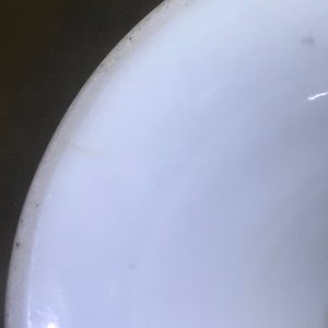 Drie Chinese blauwwitte kommen en een grisaille en ijzerrood vaasje, Ming en Yongzheng — foto 15