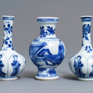 Drie Chinese blauwwitte vaasjes met 'Lange Lijzen', Kangxi — foto 2