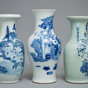 Drie Chinese blauwwitte vazen, 19e eeuw — foto 2