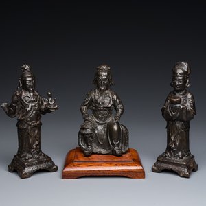 Drie Chinese bronzen figuren van Guanyu, Li Jing en een ambtenaar, Ming — foto 1