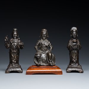 Drie Chinese bronzen figuren van Guanyu, Li Jing en een ambtenaar, Ming — foto 3