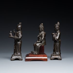 Drie Chinese bronzen figuren van Guanyu, Li Jing en een ambtenaar, Ming — foto 4