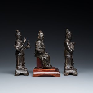 Drie Chinese bronzen figuren van Guanyu, Li Jing en een ambtenaar, Ming — foto 6