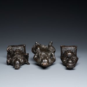 Drie Chinese bronzen figuren van Guanyu, Li Jing en een ambtenaar, Ming — foto 7