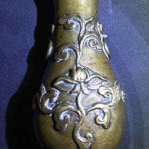 Drie Chinese bronzen miniatuur vaasjes, 17/18e eeuw — foto 16