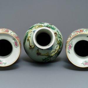 Drie Chinese Canton famille rose vazen, 19e eeuw — foto 5