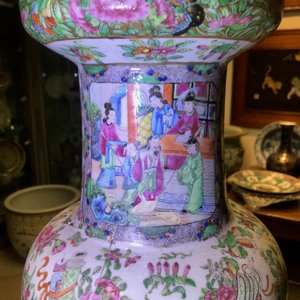Drie Chinese Canton famille rose vazen, 19e eeuw — foto 8