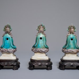 Drie Chinese email op biscuit figuren van Boeddha, 19/20e eeuw — foto 4