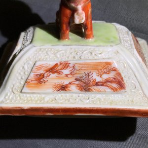 Drie Chinese famille rose dekselvazen met mandarijns decor, Qianlong — foto 13
