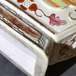 Drie Chinese famille rose dekselvazen met mandarijns decor, Qianlong — foto 51
