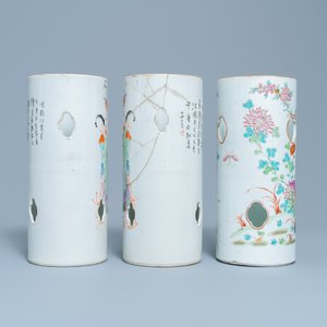 Drie Chinese famille rose en qianjiang cai hoedensteunen, 19/20e eeuw — foto 5