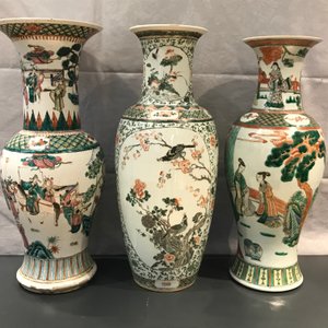 Drie Chinese famille rose en verte vazen, 19/20e eeuw — foto 7