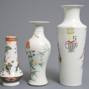 Drie Chinese famille rose en verte vazen, 19/20e eeuw — foto 4