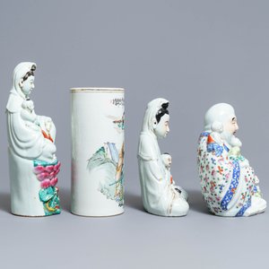 Drie Chinese famille rose figuren en een qianjiang cai hoedensteun, 19/20e eeuw — foto 3