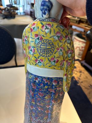 Drie Chinese famille rose figuren van sterrengoden, zegelmerk, 19/20e eeuw — foto 13