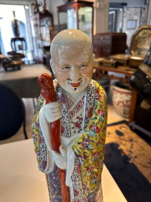 Drie Chinese famille rose figuren van sterrengoden, zegelmerk, 19/20e eeuw — foto 10