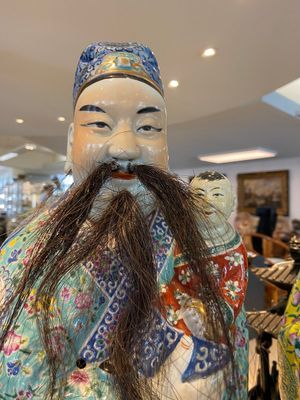 Drie Chinese famille rose figuren van sterrengoden, Zhu Rong Ji Zao 朱榮記造 merk, 19/20e eeuw — foto 4