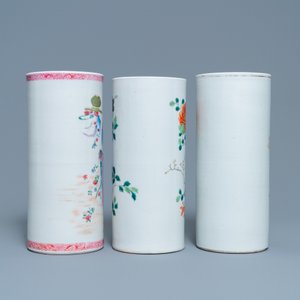 Drie Chinese famille rose hoedensteunen, 19/20e eeuw — foto 4