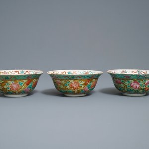 Drie Chinese famille rose kommen voor de Straits of Peranakan markt, 4-karaktermerk, 19e eeuw — foto 1