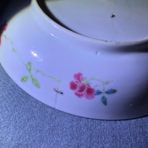 Drie Chinese famille rose koppen en schotels met figuren in een tuin, Yongzheng — foto 20