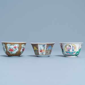Drie Chinese famille rose koppen en schotels, Yongzheng/Qianlong — foto 5