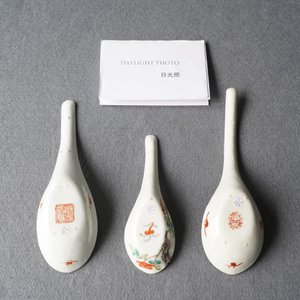 Drie Chinese famille rose lepels met floraal decor, 19/20e eeuw — foto 9