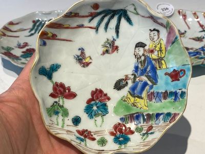 Drie Chinese famille rose 'lotus' koppen en schotels met een geleerde en zijn dienaar, Yongzheng — foto 14