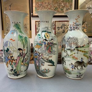 Drie Chinese famille rose vazen, 19/20e eeuw — foto 7