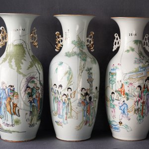 Drie Chinese famille rose vazen, 19/20e eeuw — foto 11