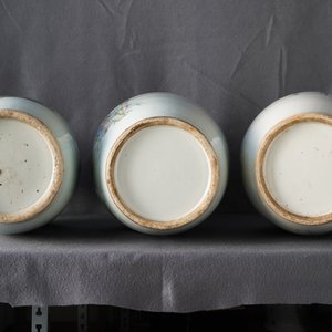 Drie Chinese famille rose vazen, 19/20e eeuw — foto 13