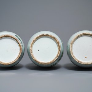 Drie Chinese famille rose vazen, 19/20e eeuw — foto 6