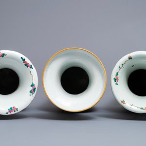 Drie Chinese famille rose vazen, 19e eeuw — foto 5