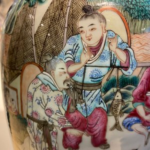 Drie Chinese famille rose vazen, 19e eeuw — foto 9