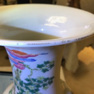 Drie Chinese famille rose vazen met vogels en bloemen, 19e eeuw — foto 18