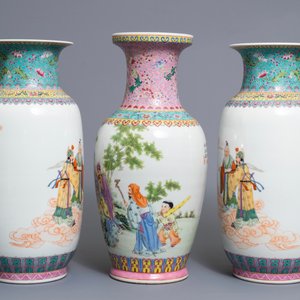 Drie Chinese famille rose vazen, Qianlong merk, Republiek, 20e eeuw — foto 4
